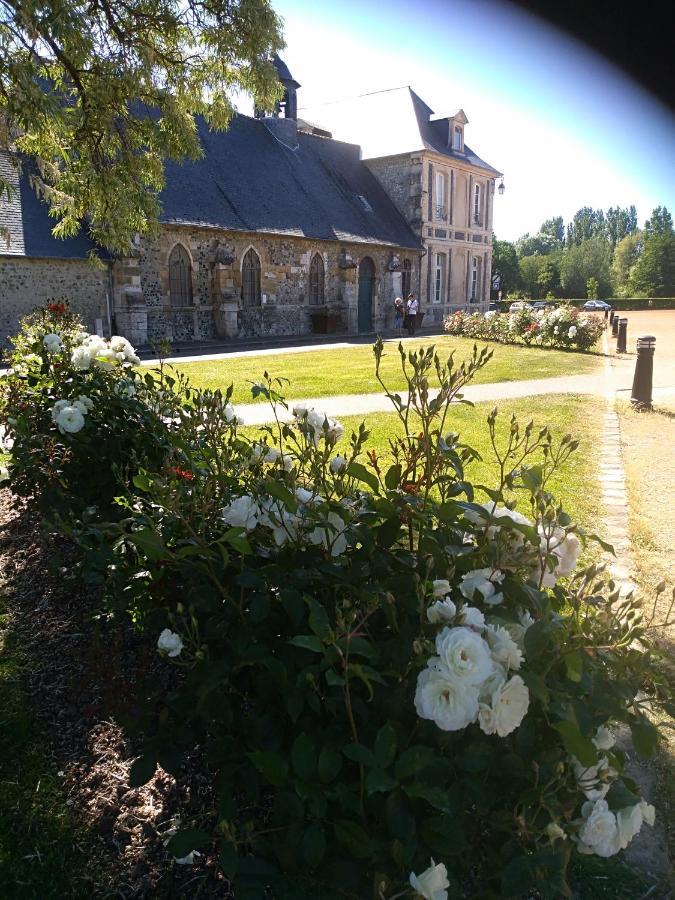 Lamaison Du Phare Honfleur Chambres D'Hotes Et Jacuzzi Prive Eksteriør bilde