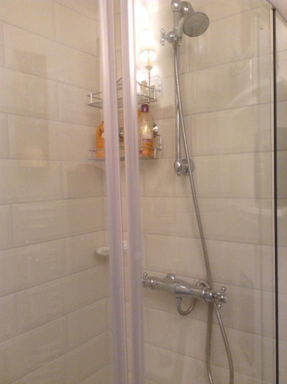 Lamaison Du Phare Honfleur Chambres D'Hotes Et Jacuzzi Prive Rom bilde