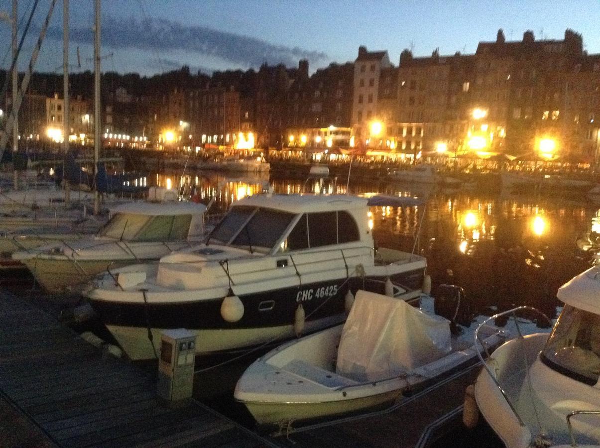 Lamaison Du Phare Honfleur Chambres D'Hotes Et Jacuzzi Prive Eksteriør bilde